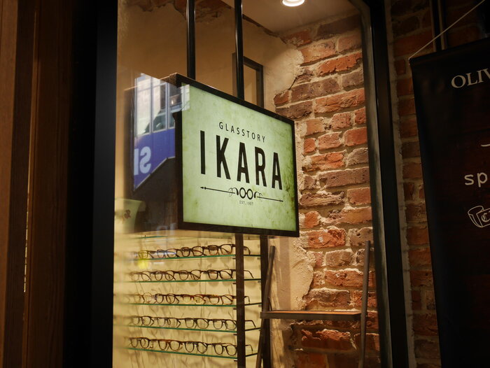 眼鏡を着替える　IKARA